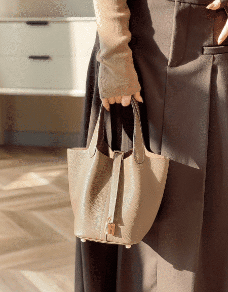 [에르메스] 피코탄  Lock 22cm Taurillon Clemence