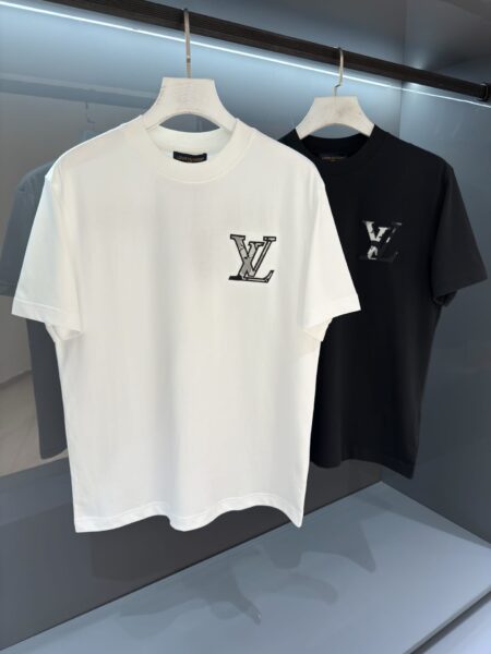 [루이비통] LV 자수 시그니처 티셔츠 (2 COLORS)