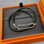 BLACK / SILVER