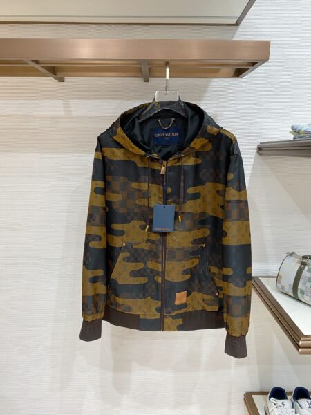 [루이비통] 메이드 투 오더 패치워크 레더 집업 후디