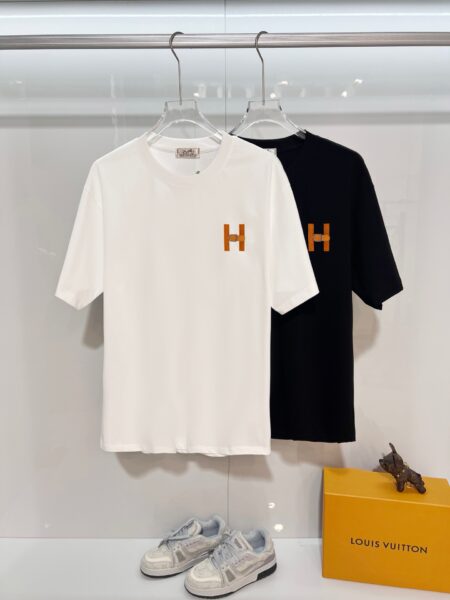[에르메스] H 로고 반팔 티셔츠  (2 COLORS)