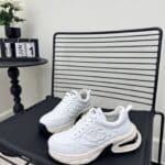 WHITE / BLACK