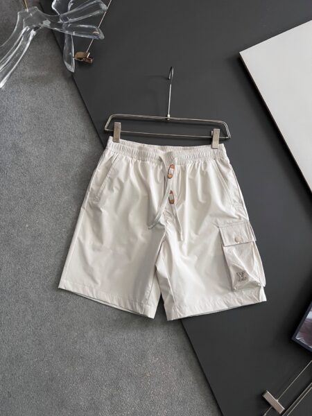 [루이비통] LV 로고 패치  카고 쇼츠 (2 COLORS)
