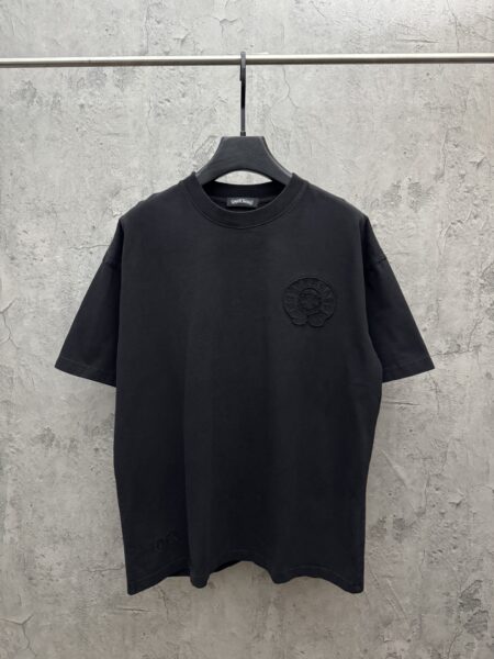 [크롬하츠] 고딕 로고 자수 패치 오버핏 반팔 티셔츠(4 COLORS)