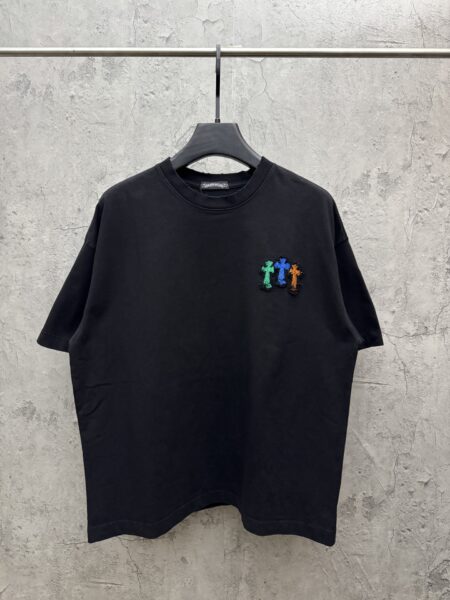 [크롬하츠] 멀티 컬러 크로스 자수 패치 반팔 티셔츠 (2 COLORS)