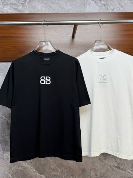 [발렌시아가] 그릭 텍스트 BB 자수 티셔츠 (2 COLORS)