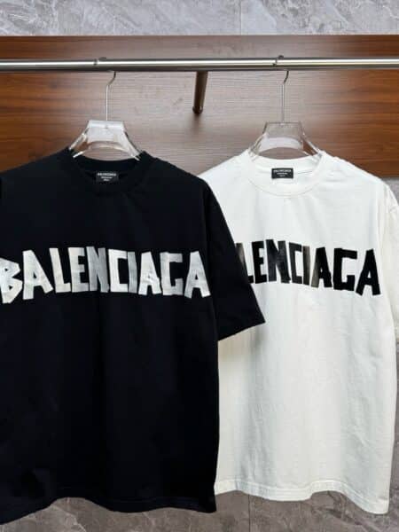 [발렌시아가] 테이프 이펙트 로고 티셔츠 (2 COLORS)