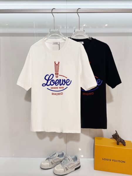 [로에베] 마드리드 로고 프린트 티셔츠 (2 COLORS)