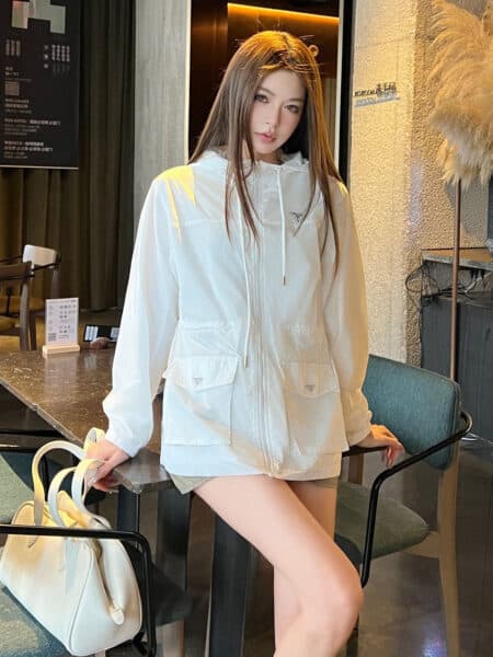 [프라다] 리나일론 후드 윈드브레이커