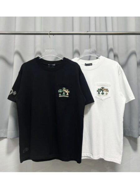 [크롬하츠] 카모 크로스 패치 포켓 반팔 티셔츠 (2 COLORS)