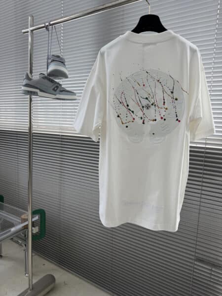 [크롬하츠] 엠보싱 홀스슈 페인트 반팔 티셔츠 (2 COLORS)