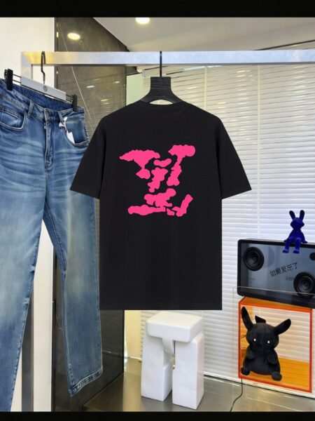 [루이비통] 핑크 로고 반팔 티셔츠