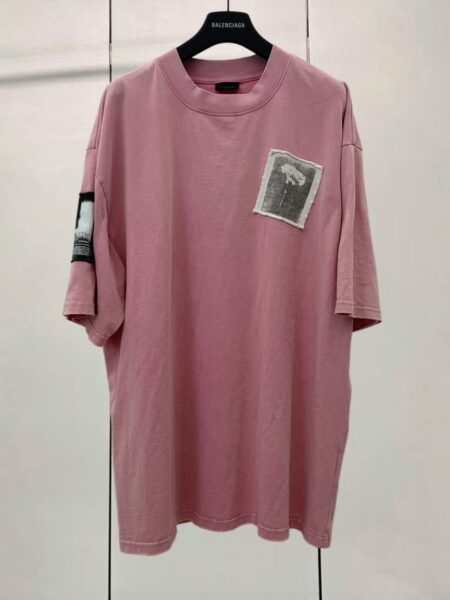 [발렌시아가] 패치 오버핏 반팔 티셔츠
