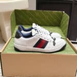 WHITE / DARK NAVY