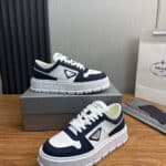 WHITE / NAVY