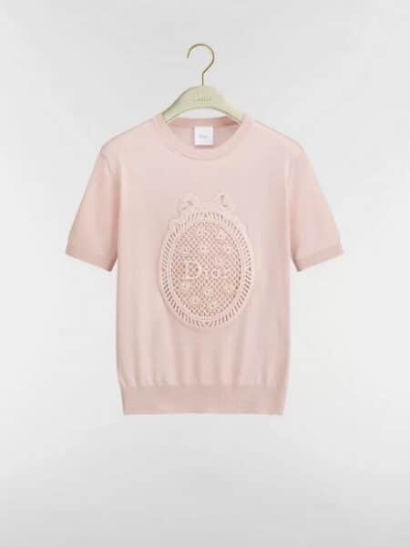 [디올] 디오리비에라 Dior Médaillon 반소매 스웨터 644S12A6876