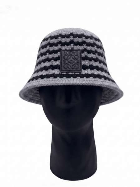 [로에베] 애너그램 가죽 패치 단가라 니트 모자 (3 COLORS)