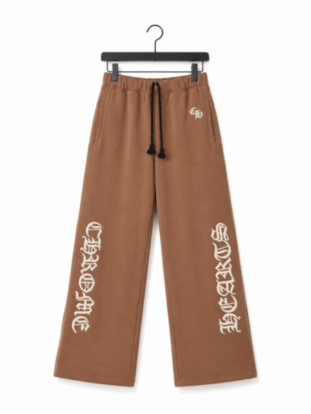 [크롬하츠] 고딕 폰트 레터링 자수 스트레이트 스웨트 팬츠 (2 COLORS)