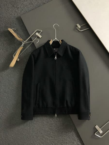 [로로피아나] 2026 F/W 울 자수 로고 투웨이 지퍼 울 자켓 (2 COLORS)