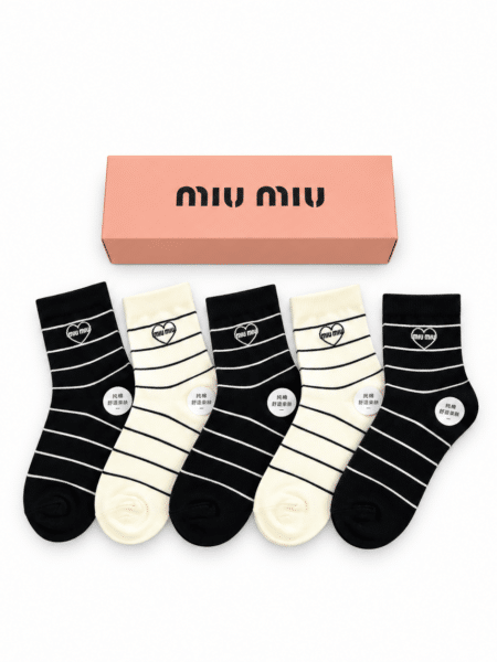 [미우미우] 하트 로고 자수 스트라이프 순면 미드 삭스 5종 세트